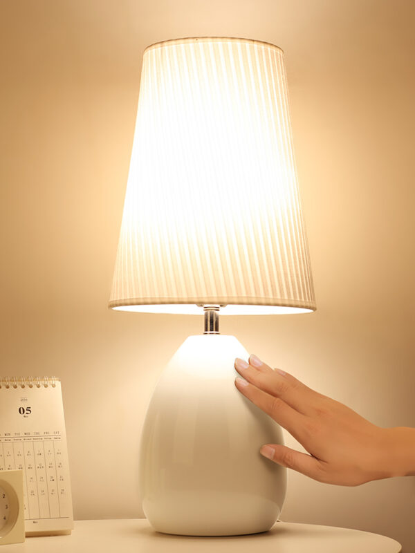 Modern Simple Bedside Table Lamp