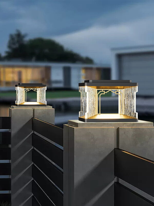 Outdoor waterproof wall lamp