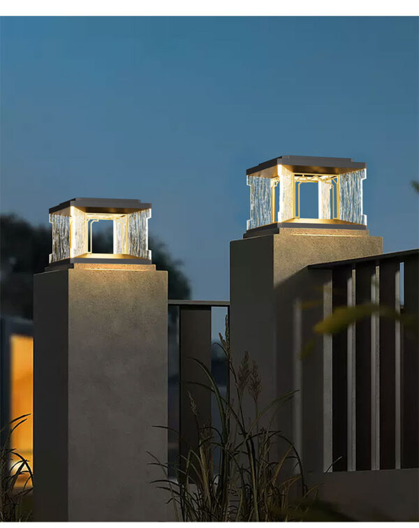 Outdoor waterproof wall lamp